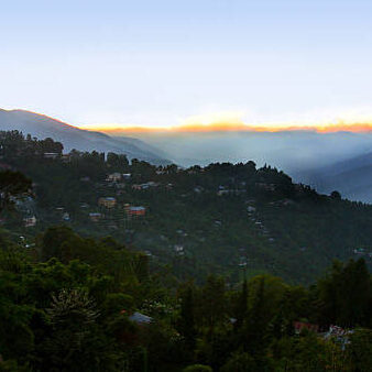 istockphoto-513880840-612×612 Kalimpong is a hill station in West BengaL, India. It is a subdivision of Darjeeling district located at an altitude of 4,100ft. 2.5 hours drive from both Darjeeling and Siliguri, Kalim in local dialect means King's Minister and Pong means Stronghold.